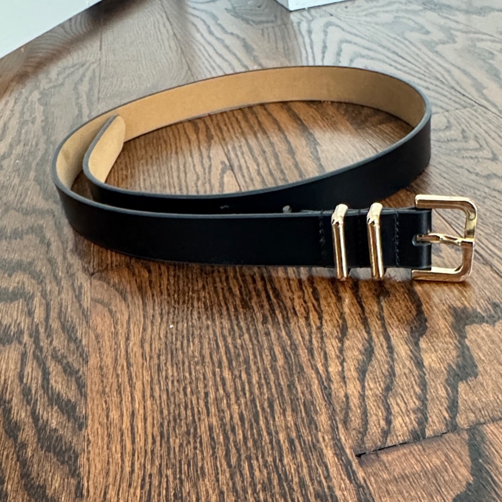 Abercrombie & Fitch Classic Black Leather Women's Belt with Gold Buckle
